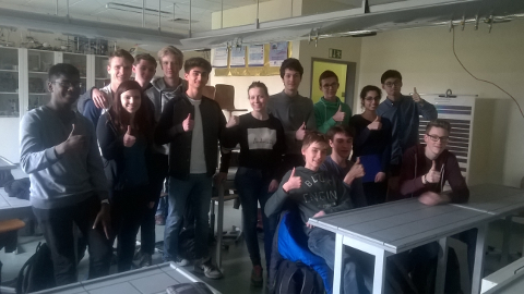 Begeisterte Schüler des LK Chemie beim Webinar